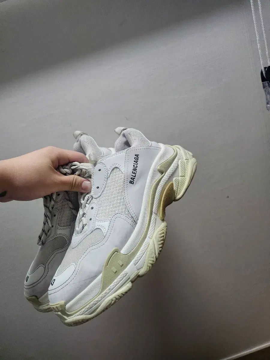 バレンシアガ トリプルS スニーカー 白 43
