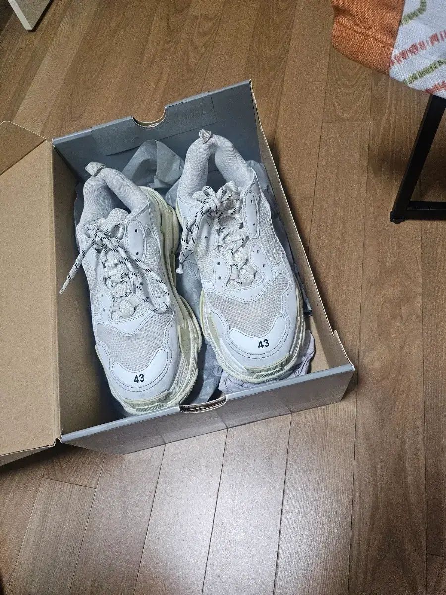  バレンシアガ トリプルS スニーカー 白 43 スニーカー 靴