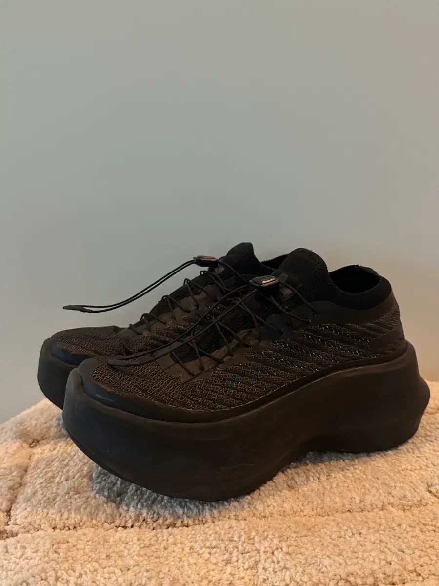 サロモン x コム デ ギャルソン オム パルサート フラットフォーム ブラック