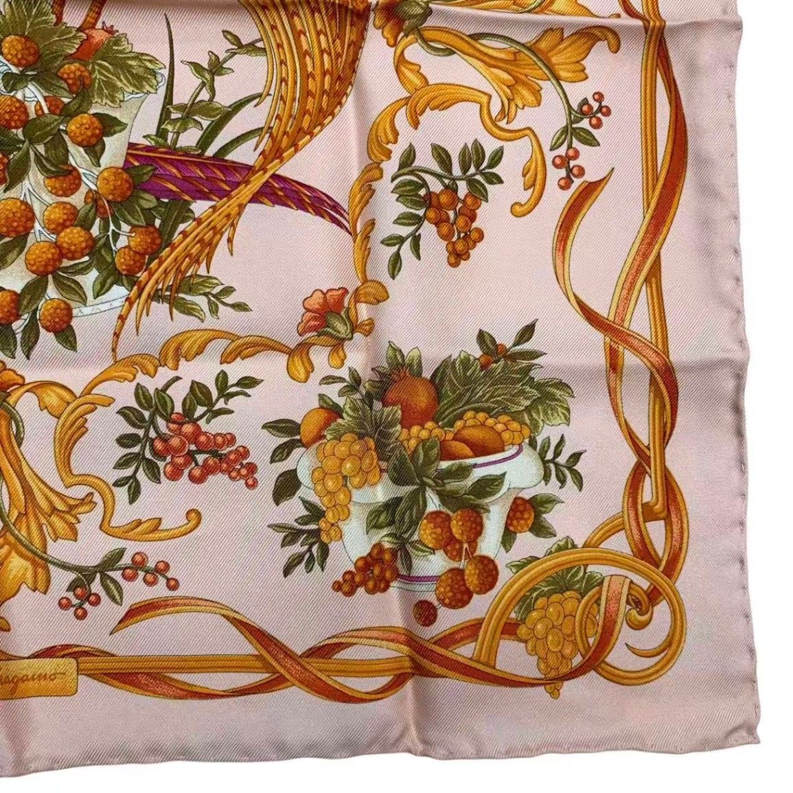 極美品 Salvatore Ferragamo サルバトーレ フェラガモ シルク スカーフ