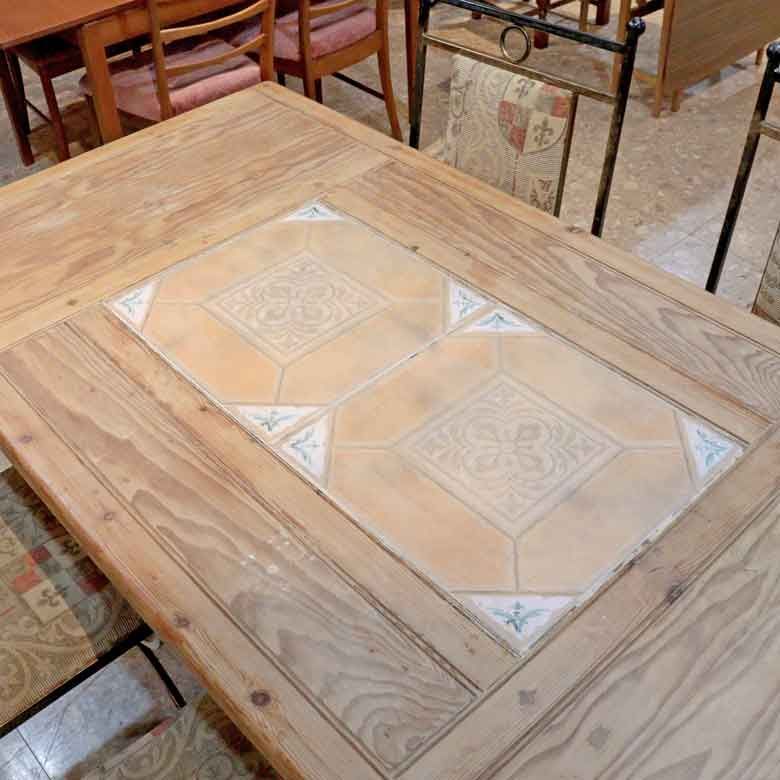 タイルトップ オールドパイン ダイニングテーブル ヴィンテージ タイルトップ オールドパイン ダイニングテーブル ヴィンテージ 木製