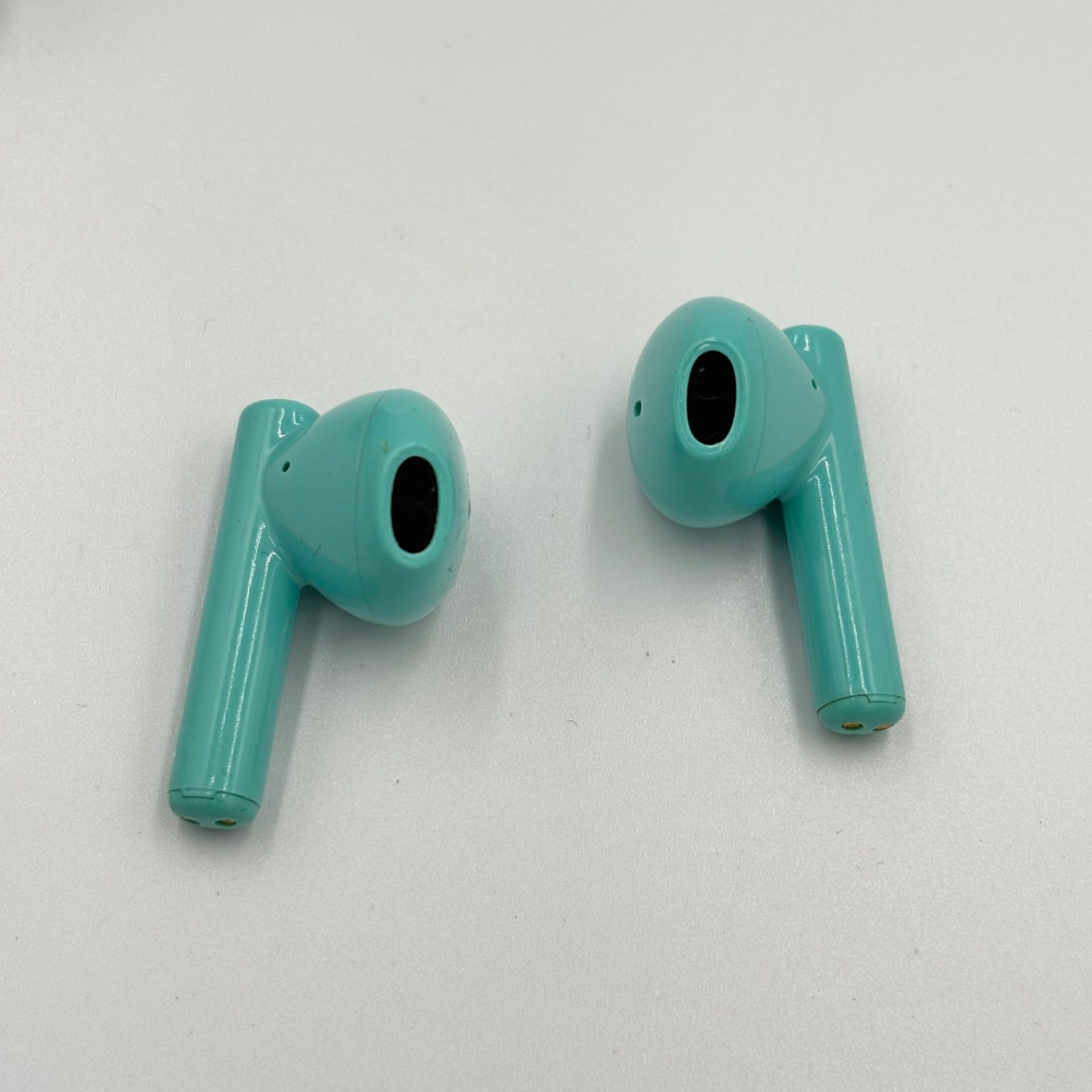 □ 【動作確認済み】初音ミク キャラクター ワイヤレスイヤホン 充電