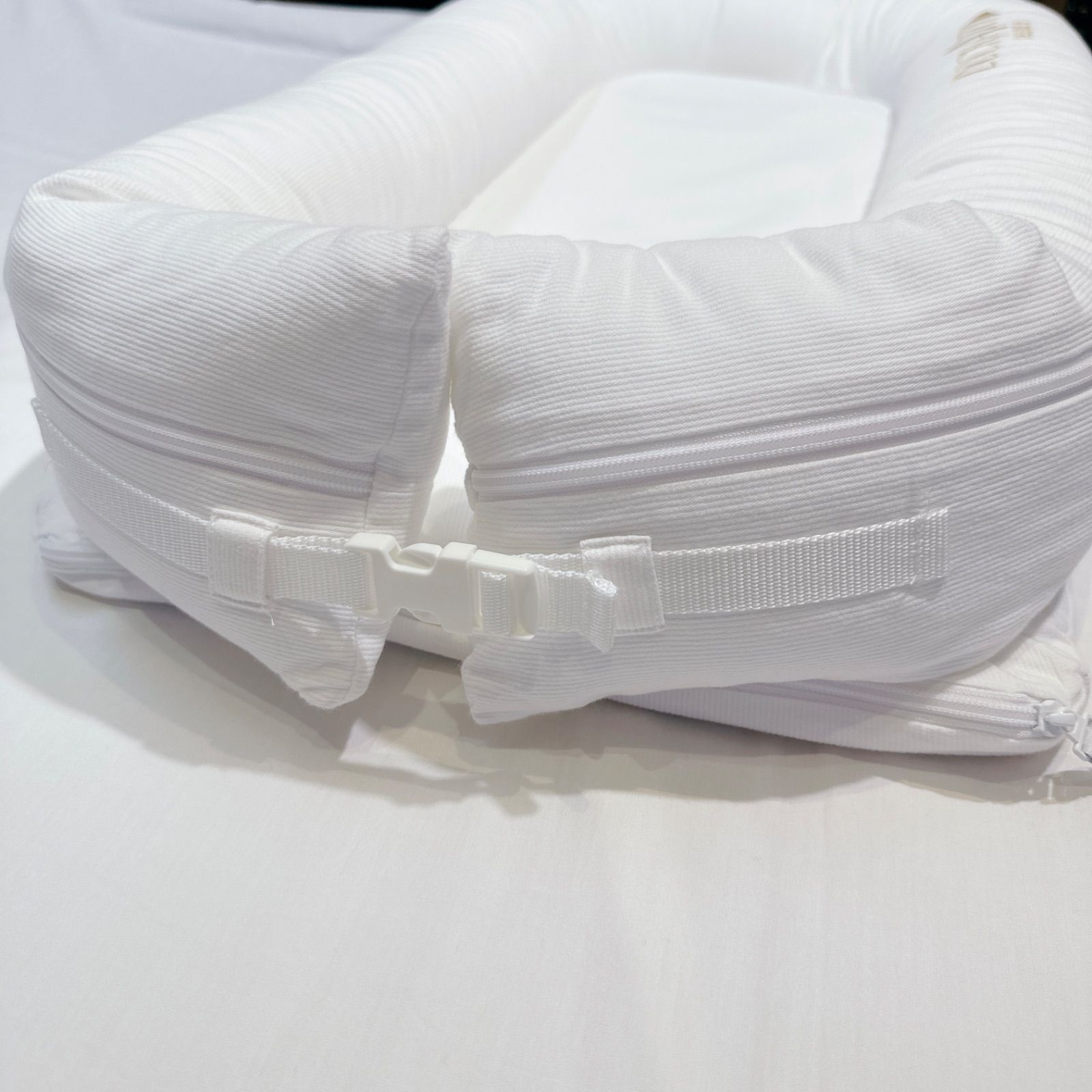 専用ケース付きドッカトット　デラックス　白色 専用ケース付きドッカトット デラックス 白色 ドッカトット DockATot