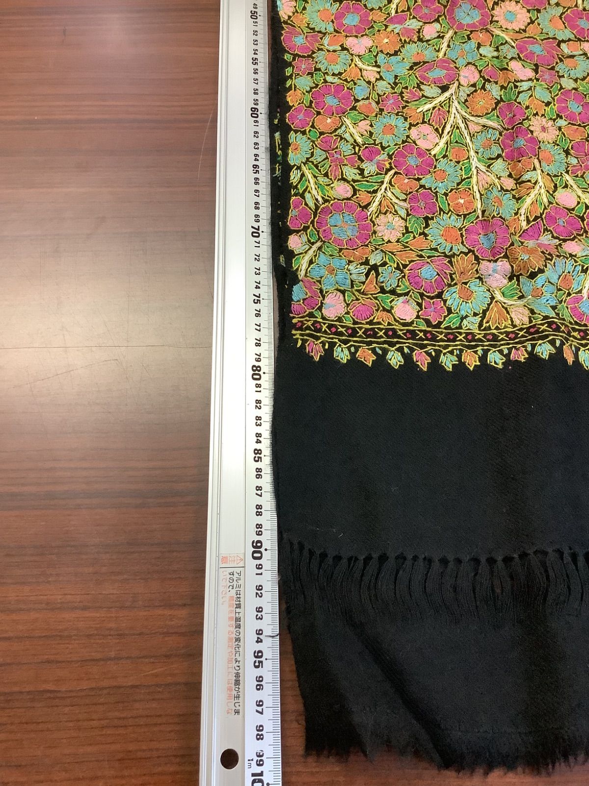  M 7 ネパール産 手織 刺繍 マフラー 大判ストール 大判マフラー パシュミナ フラワー刺繍 最長198 cm マフラー 小物