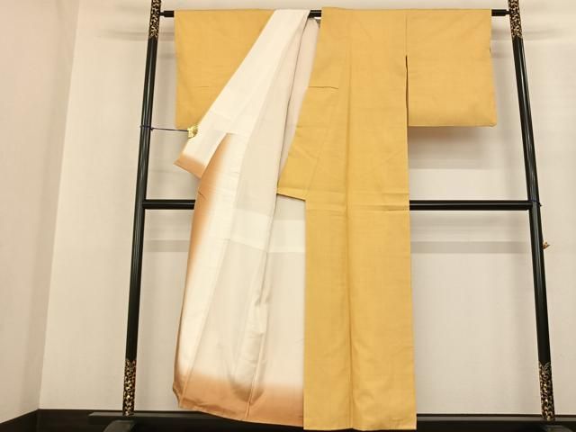 平和屋着物○本場結城紬 重要無形文化財 色無地 玉蜀黍色 正絹 逸品