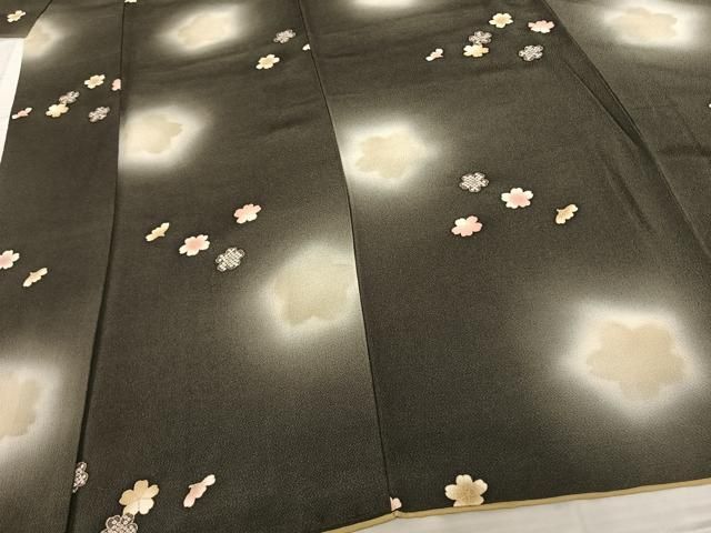 平和屋着物●上質な小紋 舞花文