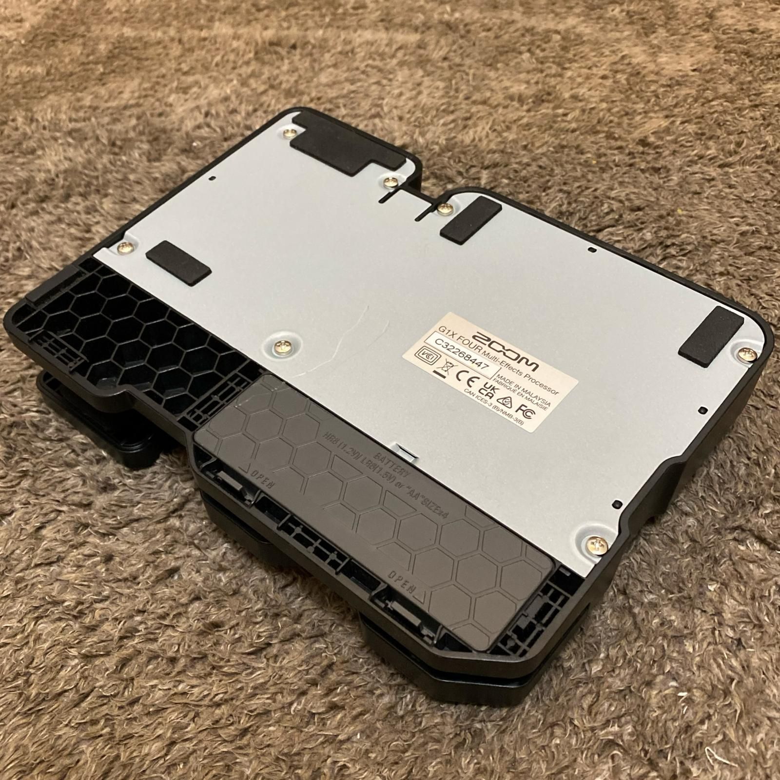 zoom G1X FOUR 中古 美品 ZOOM G1X FOUR Multi-Effects Processor（中古/送料無料）【楽器検索