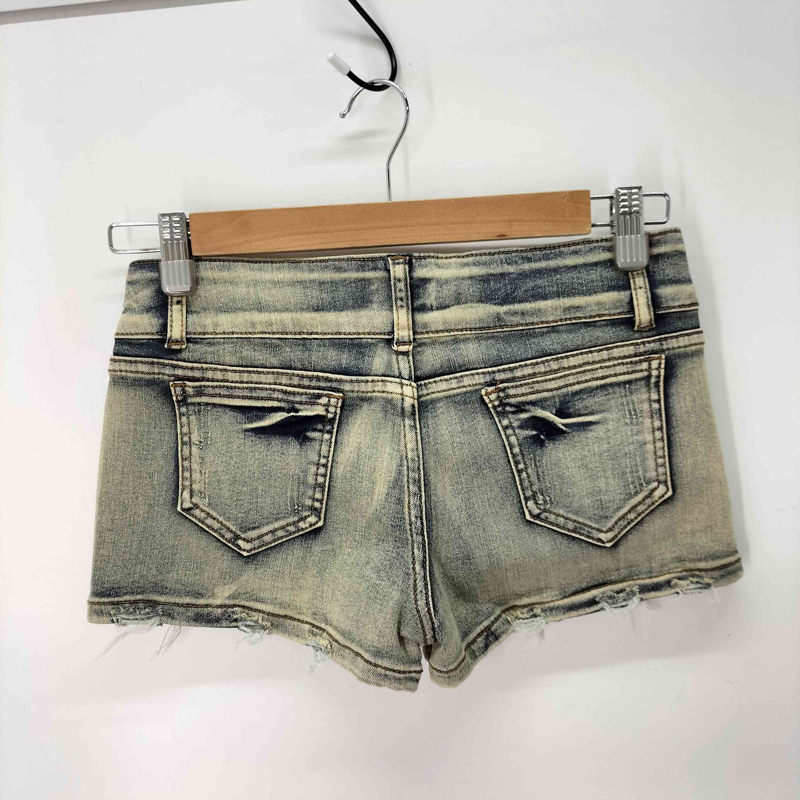 ユーズドフルギ USED古着 CHOOE Y2K スタッズ 装飾 デニム ショーツ