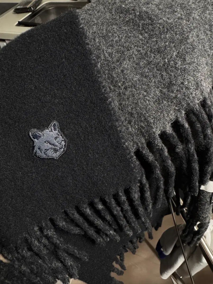 ほぼ メゾンキツネ ウール100 ツートン マフラー