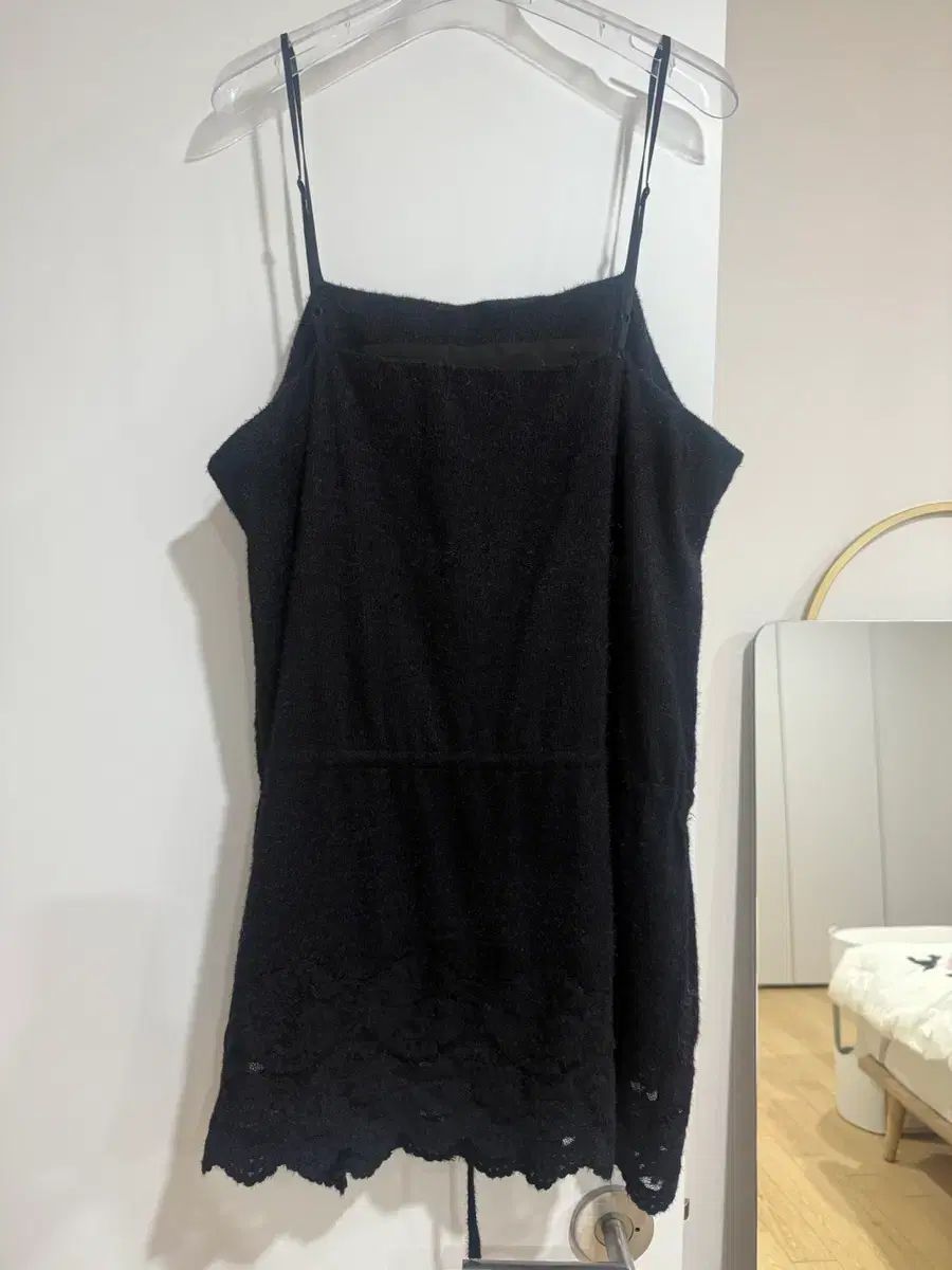 アトリエエディション Scalloped Knit Dress black