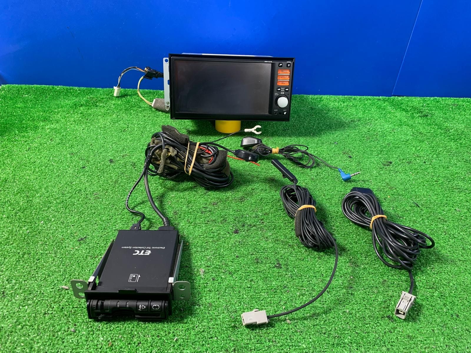 ZT-7138 日産 MM 112-W 地図 2015 ナビ ETC 69アンテナ GPS マイク キューブ Z 12