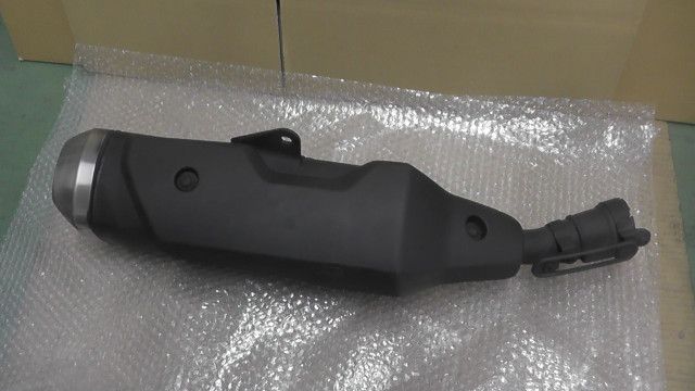 Vストローム250 xxx の マフラー 傷 凹み