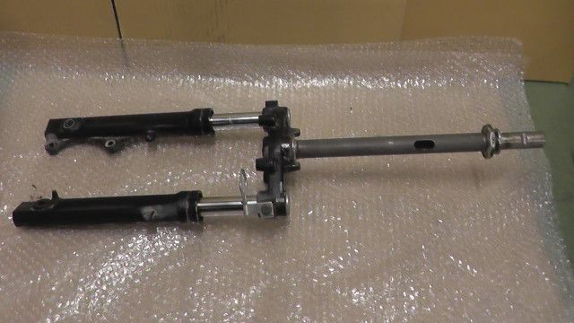 ジョグ FI Deluxe SA 39 J-813 xxx の フロントフォーク