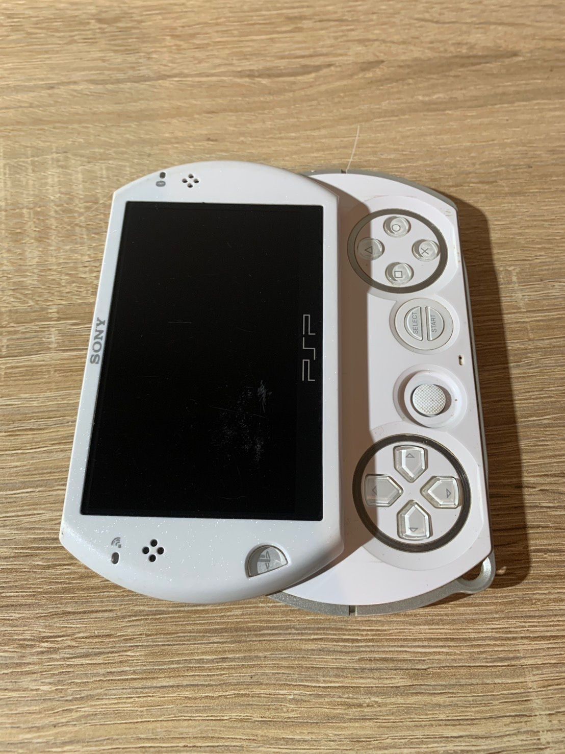  7662 PlayStation ポータブル PSP go パールホワイト 本体(PSP Go) プレイステーションポータブル(PSP)