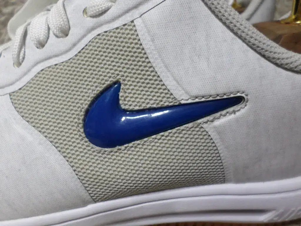 250 NIKE クロット ルナ フォース1 퓨ズ 白 スニーカー 靴