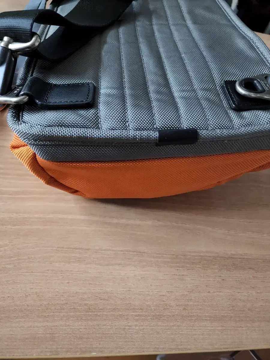 トゥミ アルファブラボー