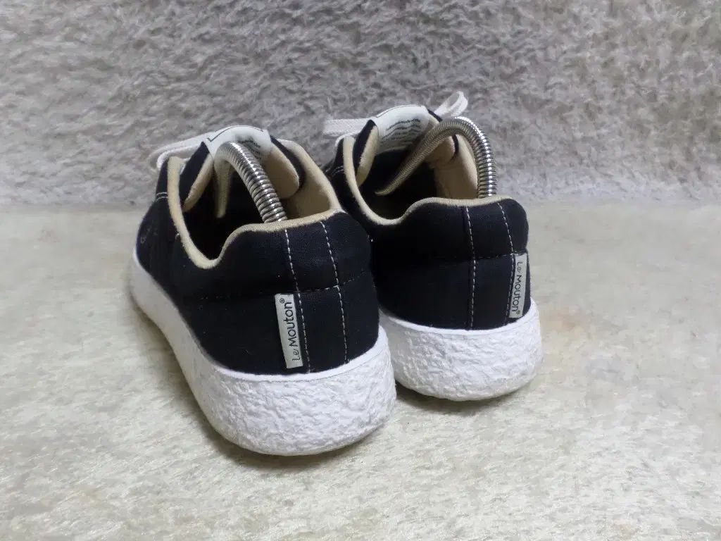  260 足が快適な ルムートン スニーカー 靴 スニーカー 靴