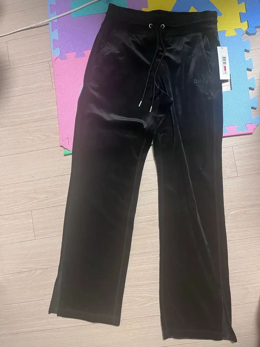 DKNY ディーケーエヌワイ ツアーベルベット トレーナー セット SET