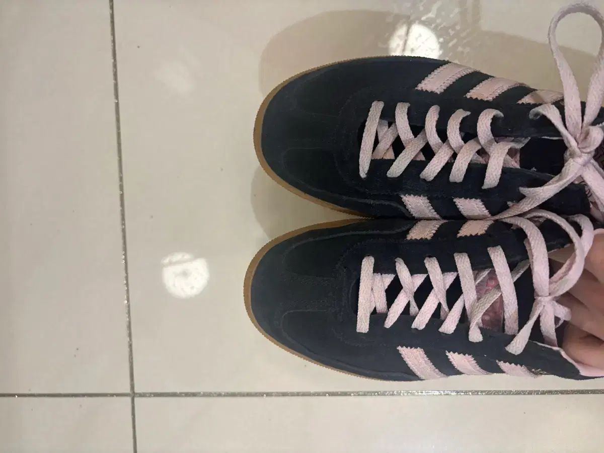 W アディダス スペツィアル ハンドボール コア ブラック クリア ピンク 245