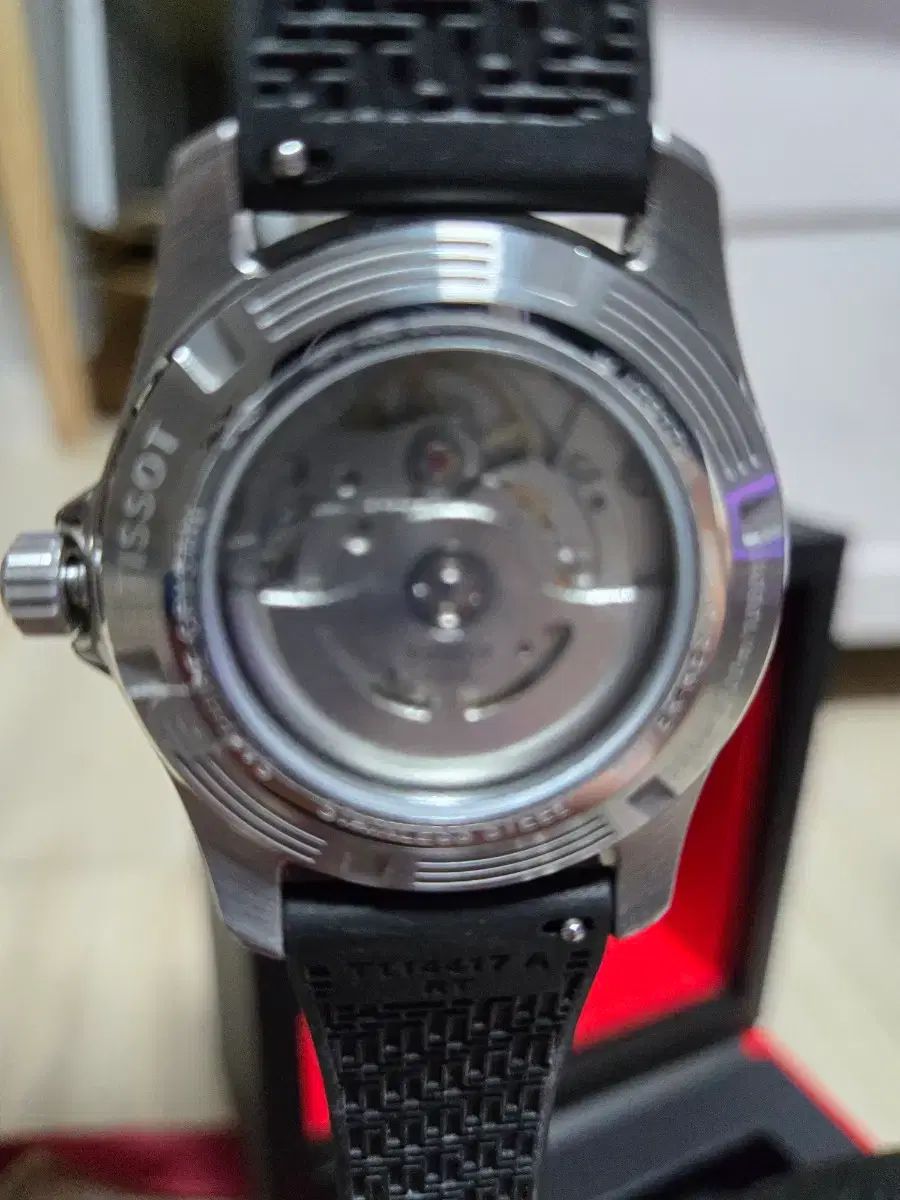  TISSOT ティソ シースター 1000 パワーマティック 80 オート ウォッチ 40 mm 自動巻き時計 腕時計(アナログ)