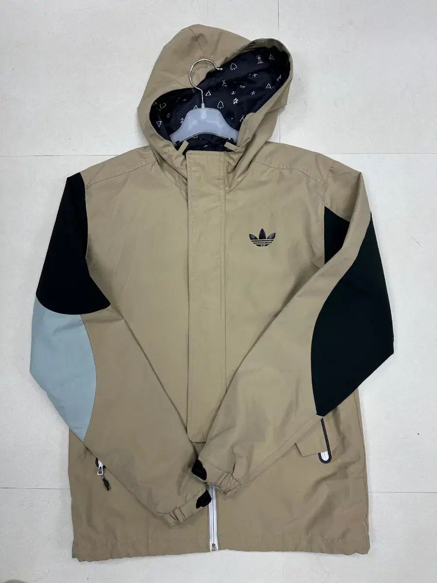 adidas アディダス Tech Shell ウィンドブレーカー ジャケット