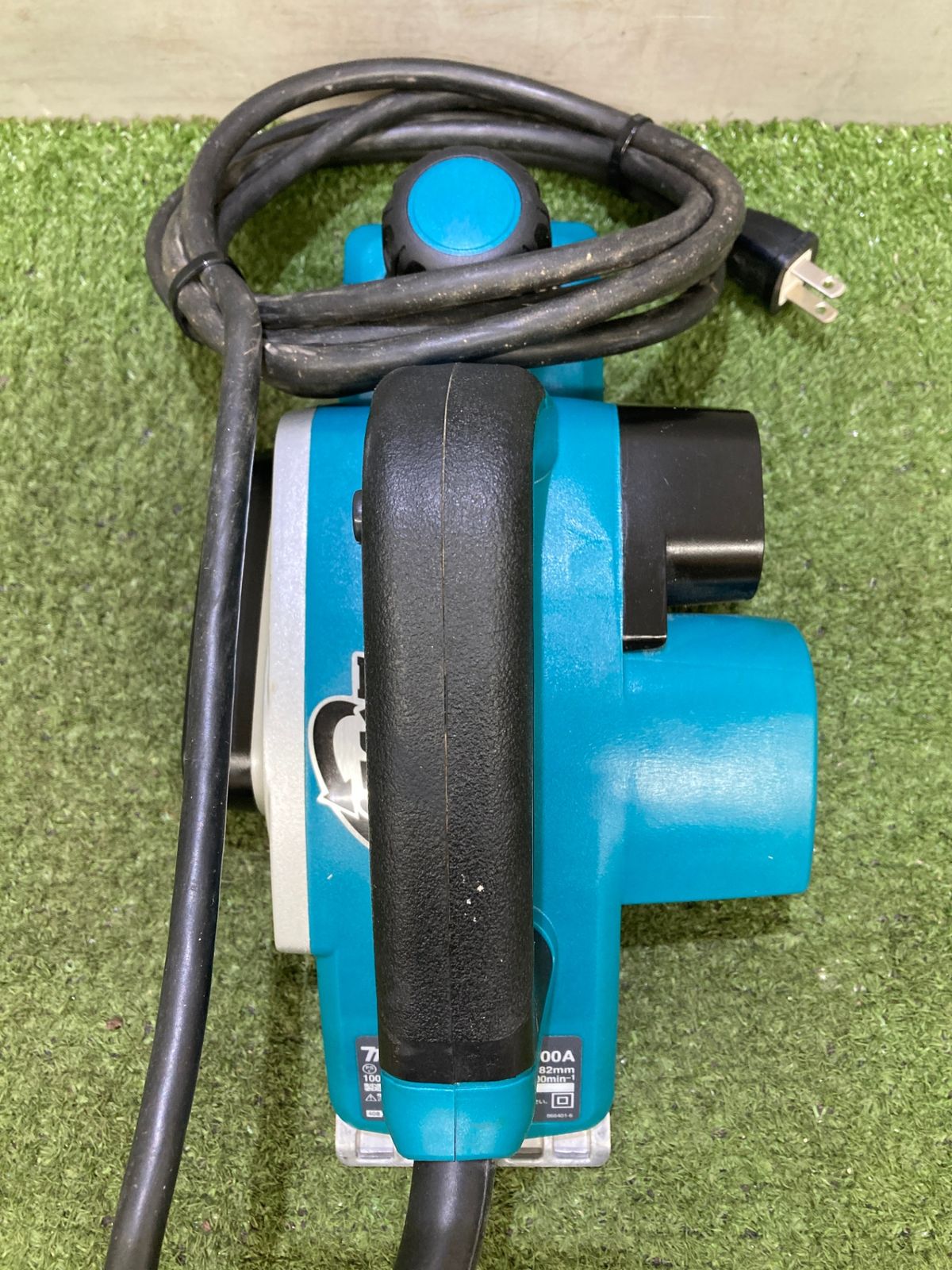 品】【0921】☆makita(マキタ) 82㎜電気カンナ KP0800A IT8BXZF6QJWW