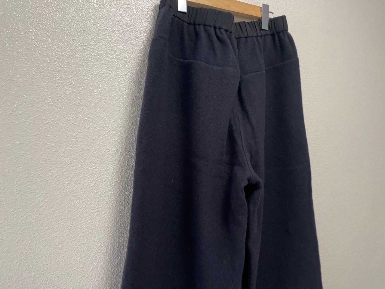 pants プレスウールパンツ