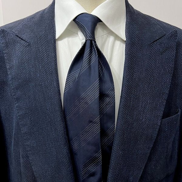 Atto Vannucci アットヴァンヌッチ ネクタイ ダークネイビー ストライプ柄 セッテピエゲ オールシーズン シルク 20254
