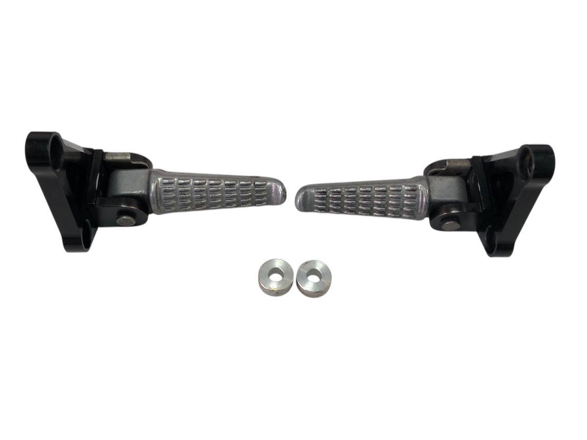 Kawasaki ZRT 20 A タンデムステップ 社外 フェイズ 取付ピッチ59ｍｍ 曲がり欠け無し カスタムにも 2821-M 9526