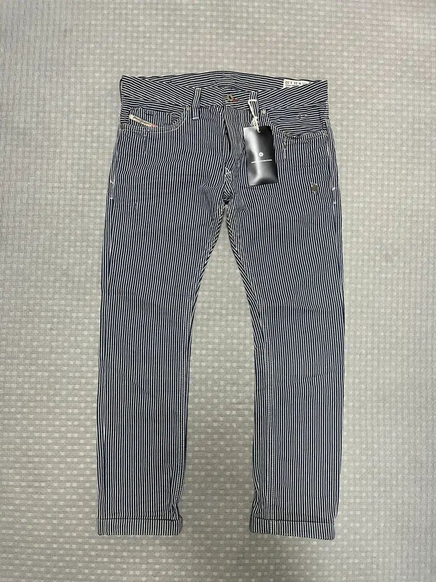 DIESEL タナズ ヒッコリース パンツ