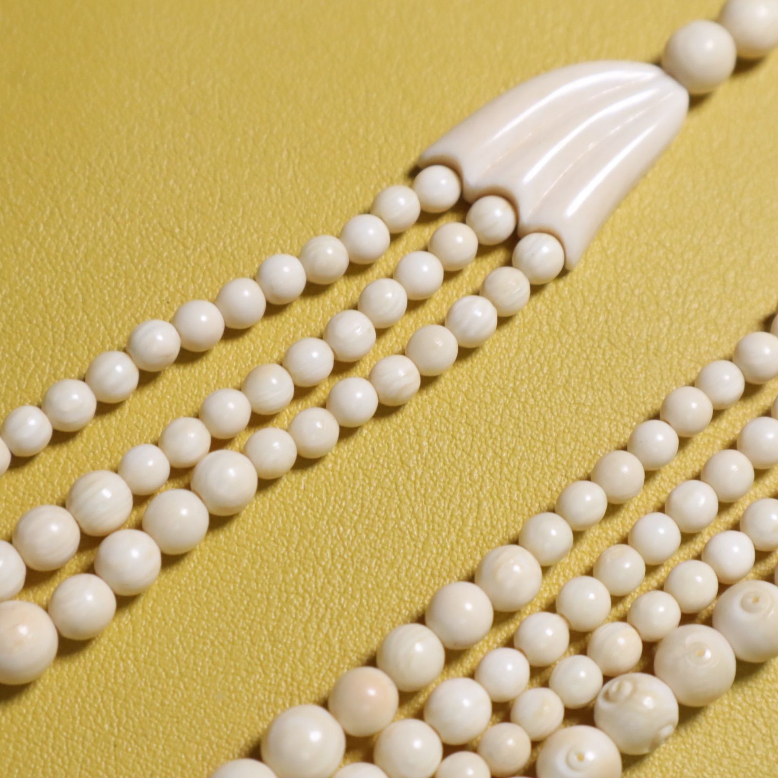 アイボリー ネックレス まとめ売り天然素材 天然素材 アイボリー ネックレス 3点セット 象牙調 - メルカリ