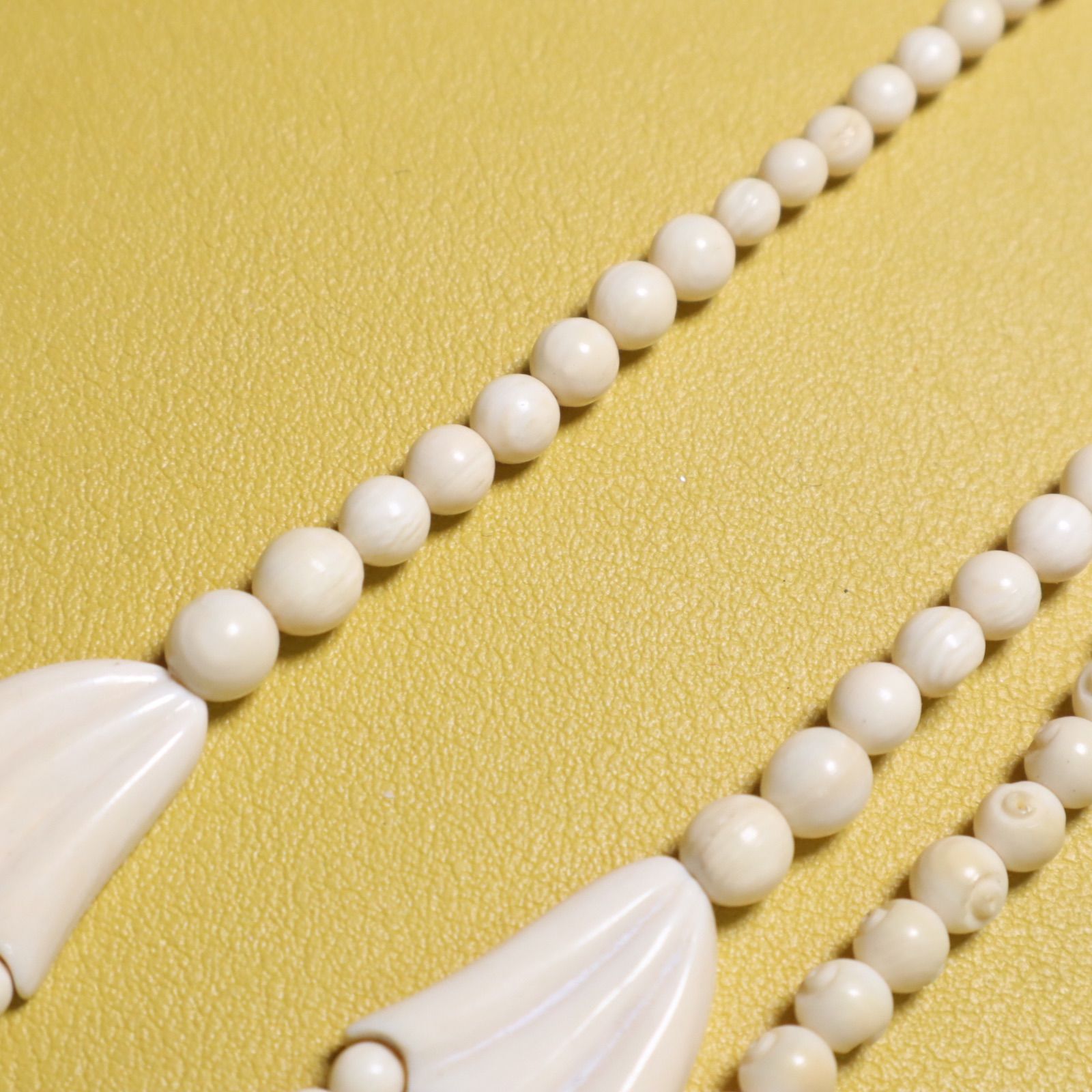 アイボリー ネックレス まとめ売り天然素材 天然素材 アイボリー ネックレス 3点セット 象牙調 - メルカリ