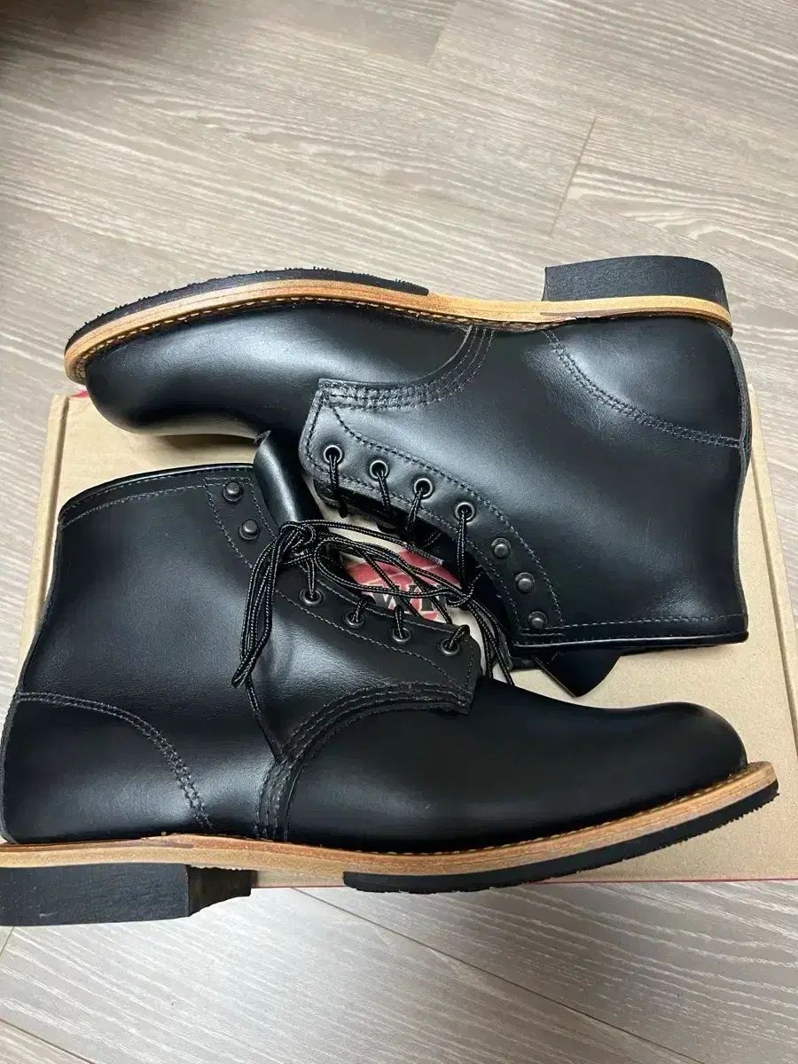 レッドウィング