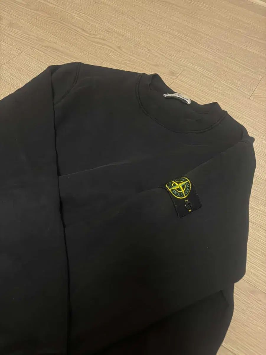 A級|ブラック STONE ISLAND ストーンアイランド ブラック スウェット Lサイズ