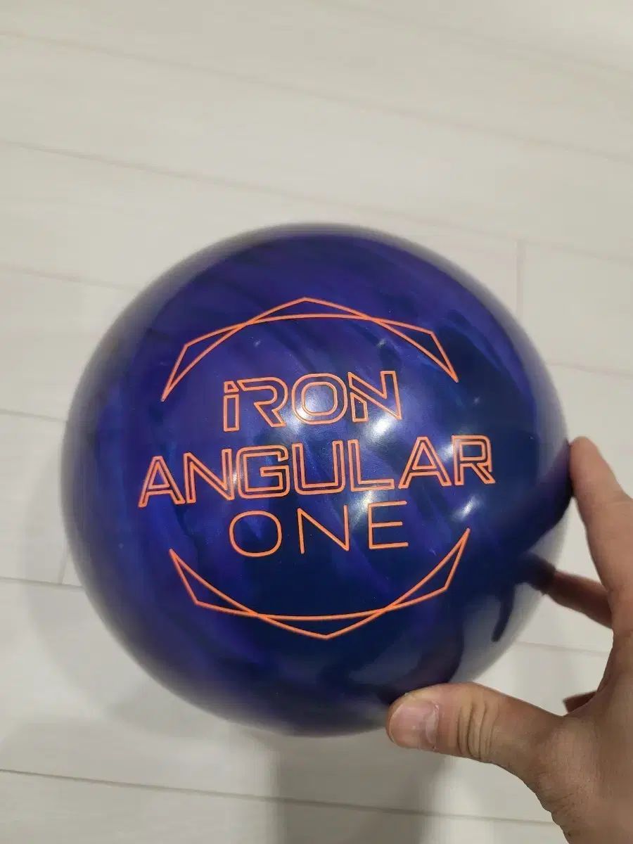 アイアン アンギュラー ONE ボーリング