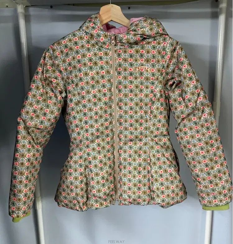 ブランド オイリリー OILILY 華やかな花柄 ダウン アウター コート ユア YOOA 衣類