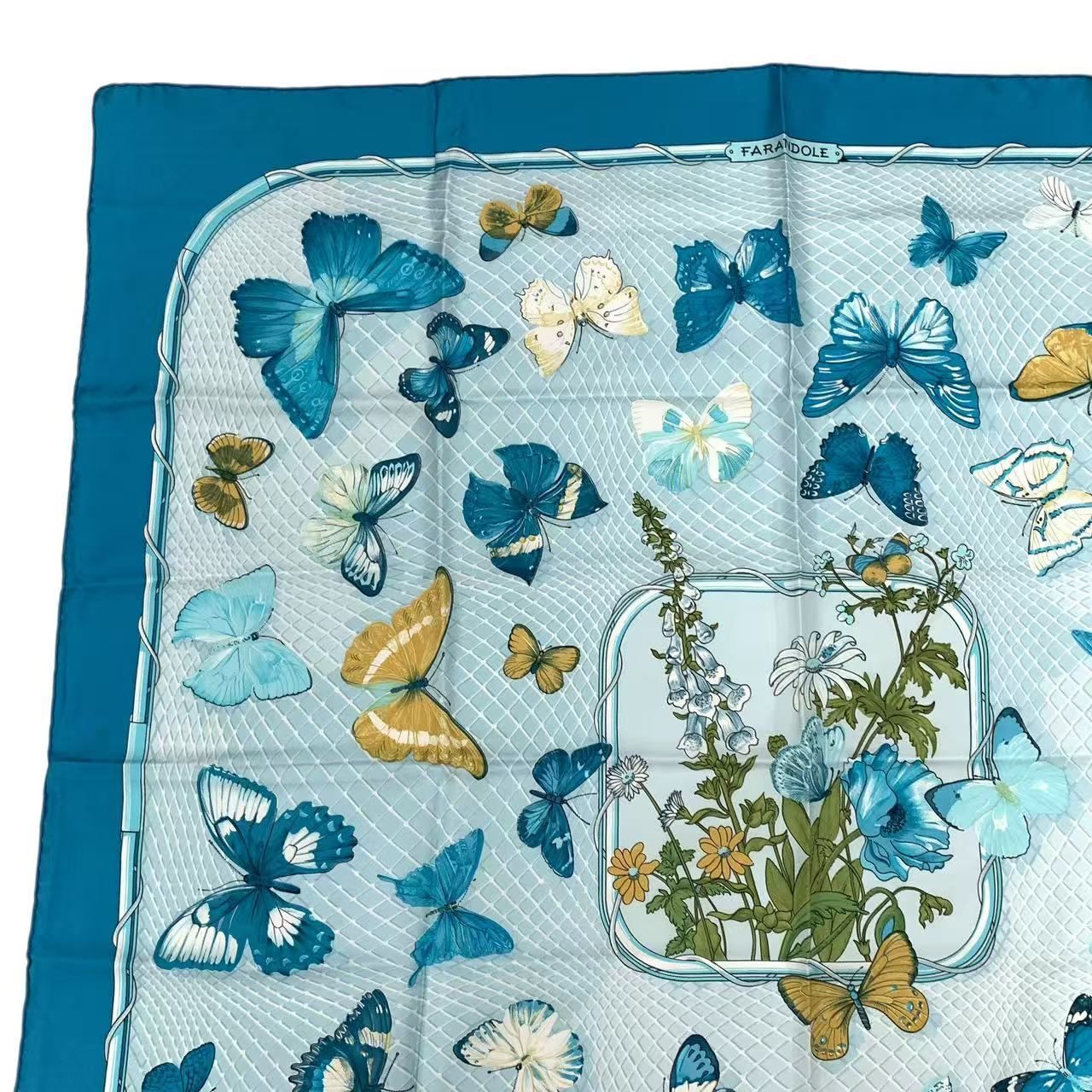 HERMES エルメス スカーフ カレ90 シルク プロヴァンス地方の踊り蝶々 FARANDOLE ブルー