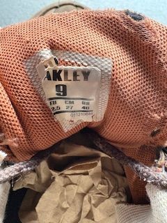 オークリー スニーカー