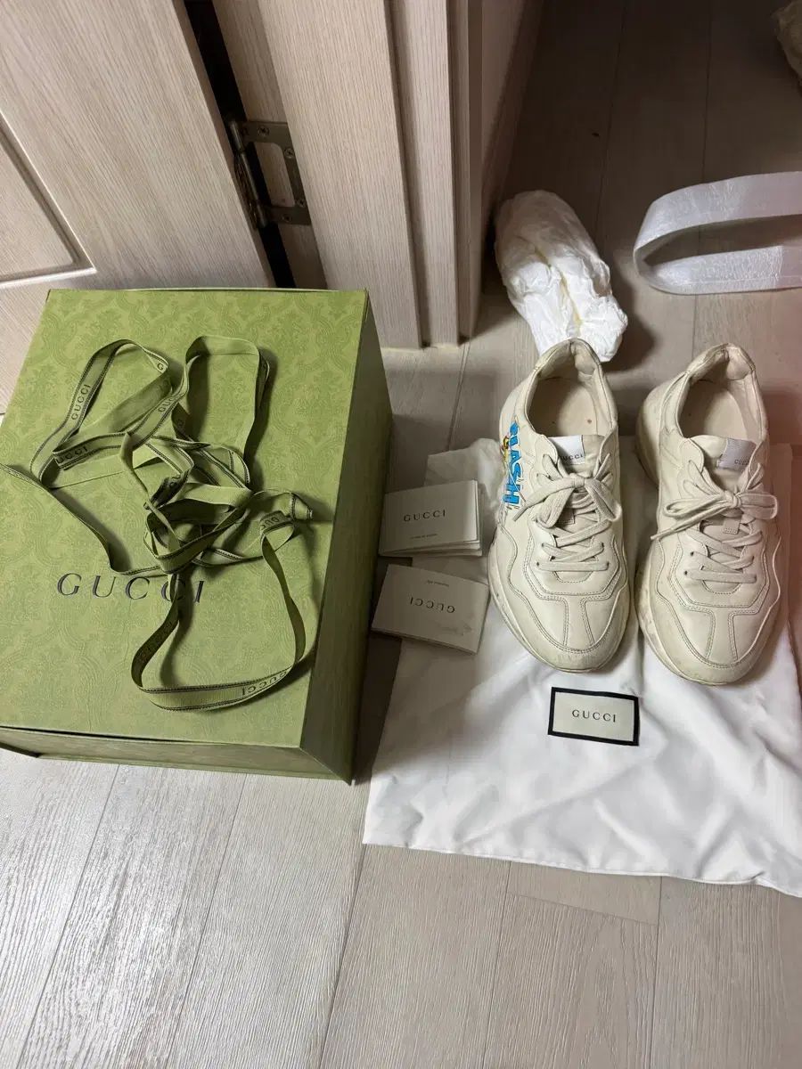 グッチ ディズニー ライトン スニーカー
