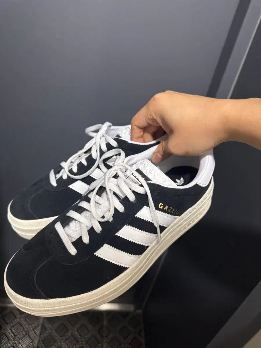 アディダス ガゼル ボールド 255