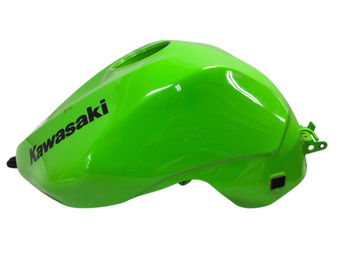 Kawasaki ZX-10R ZXT00F F型 2010 ガソリンタンク 燃料タンク 目立った
