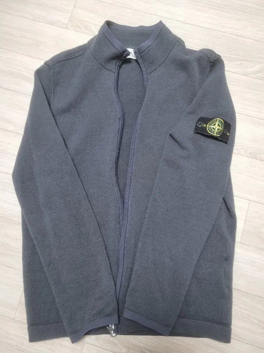 ストーンアイランド ワッペンロゴワッペン ジップアップ ジャケット