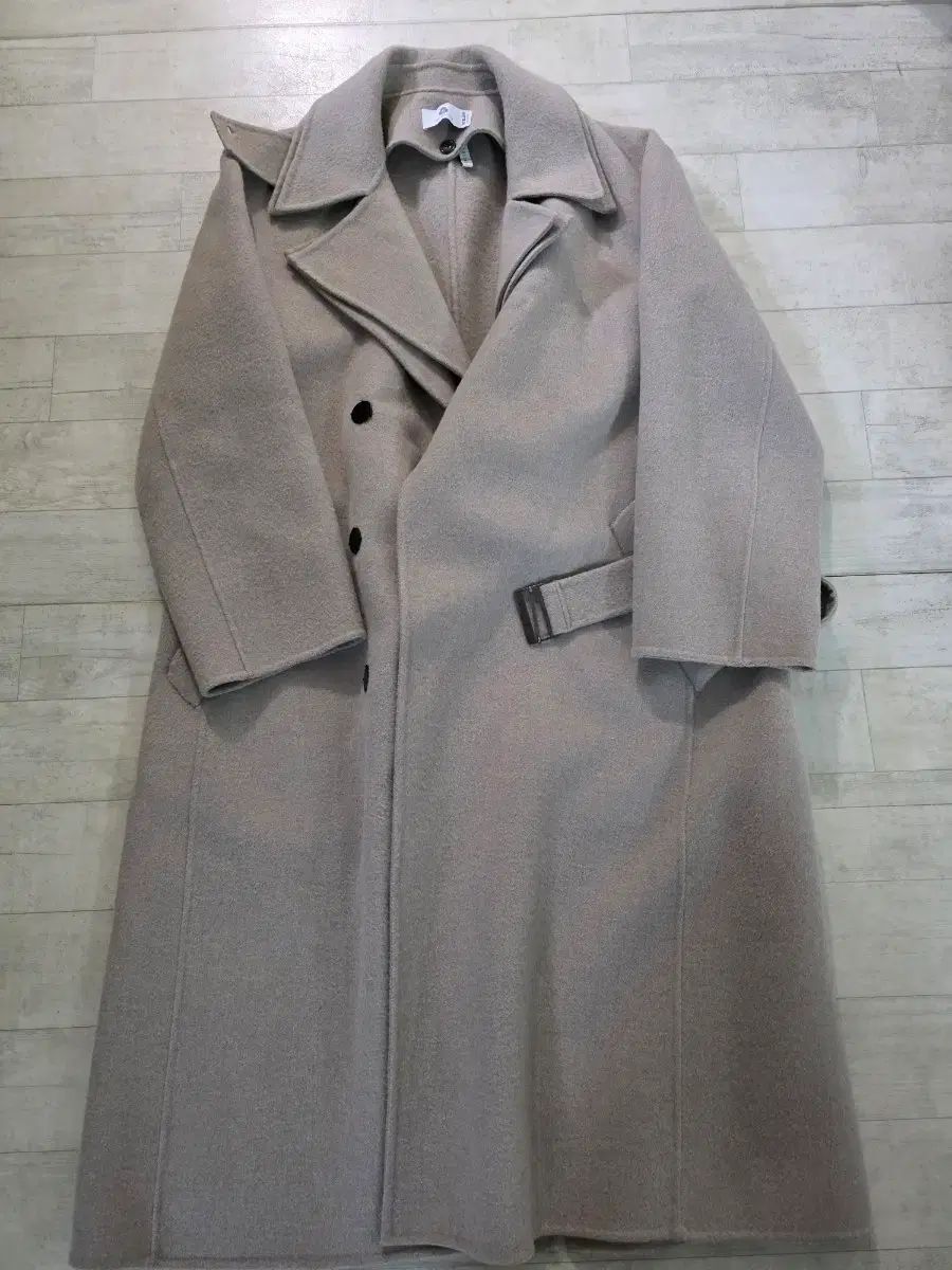 ノイア レイヤード ハンドメイド トレンチ コート 48