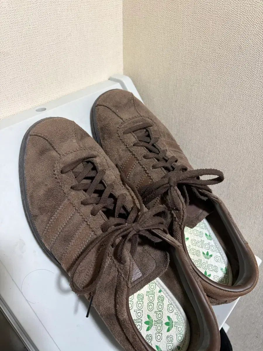 アディダス タバコ DARK ブラウン 280