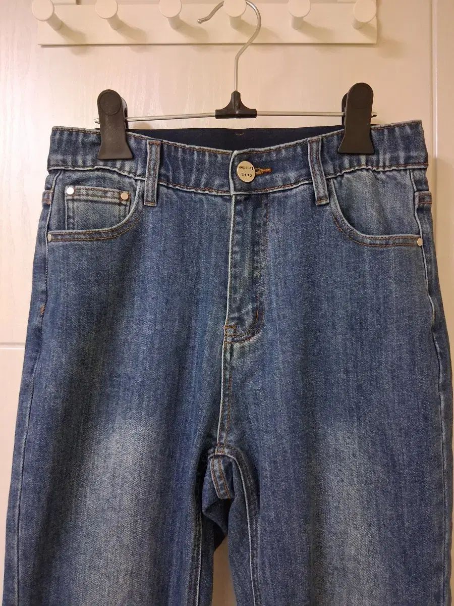 ストレートフィット