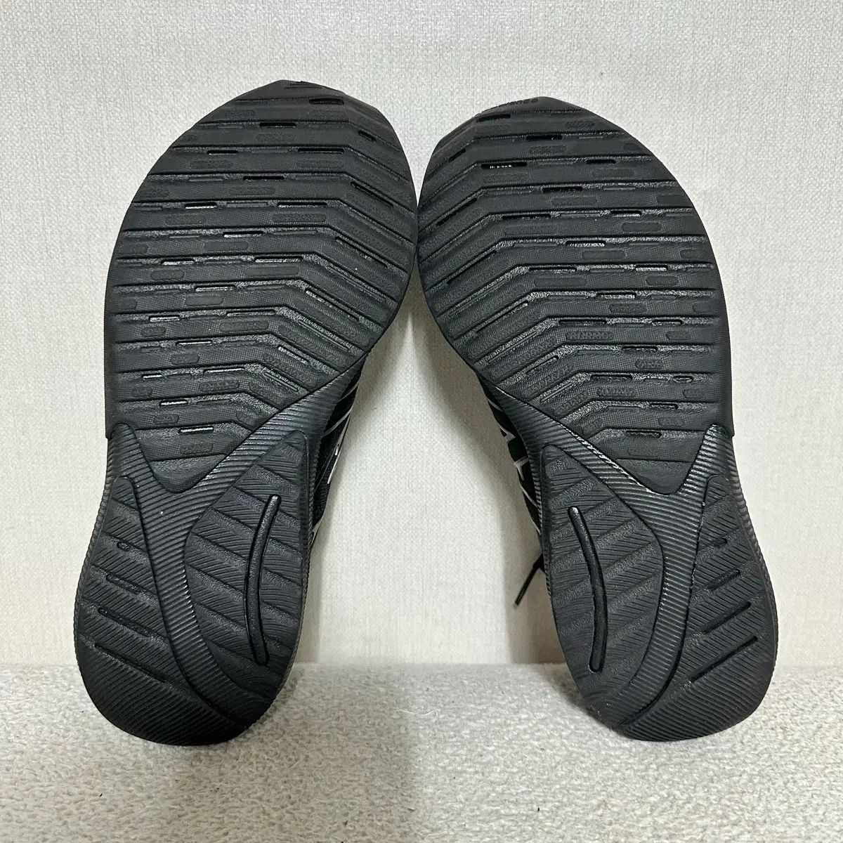 ランニングシューズ -302