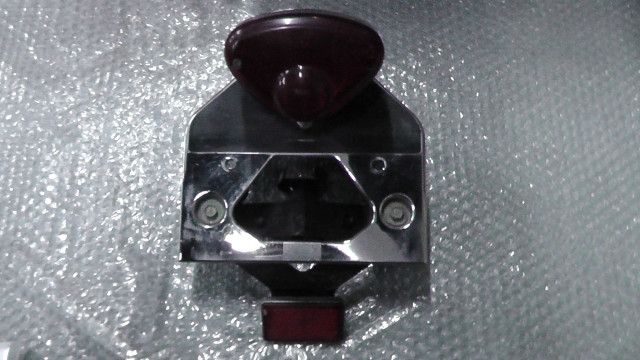 エストレヤRSカスタム BJ 250 A-026 xxx の テールランプ 傷