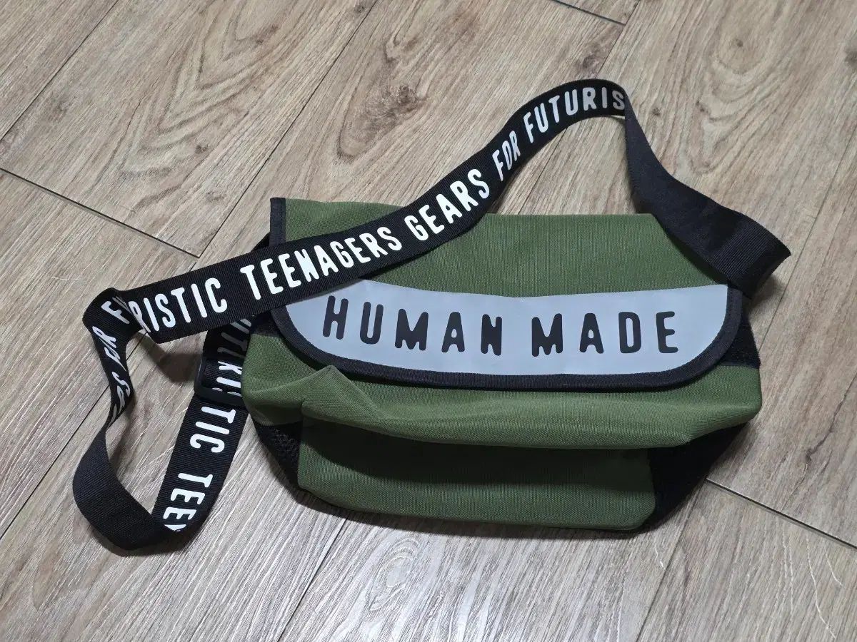 HUMAN MADE ヒューマンメイド グリーン メッセンジャーバッグ