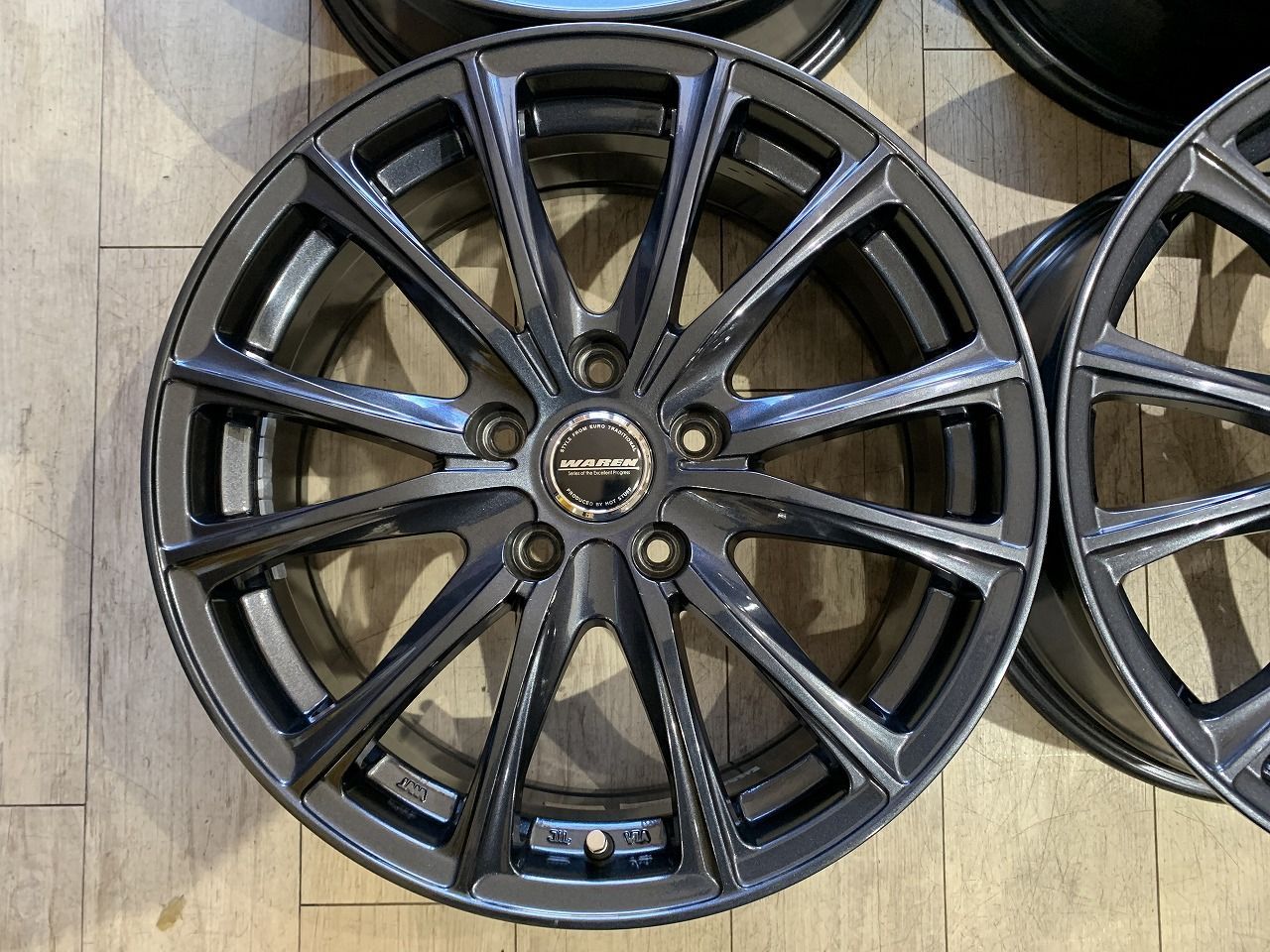  2512018 HOT STUFF WAREN W 05 17インチ 7 J 48 PCD 114.3 5 H 73 mm エスティマ ヴェゼル オデッセイ CX-5 CX-8 エクストレイル CR-V RAV 4 ヴァンガード エスクード 等 17インチ ホイール