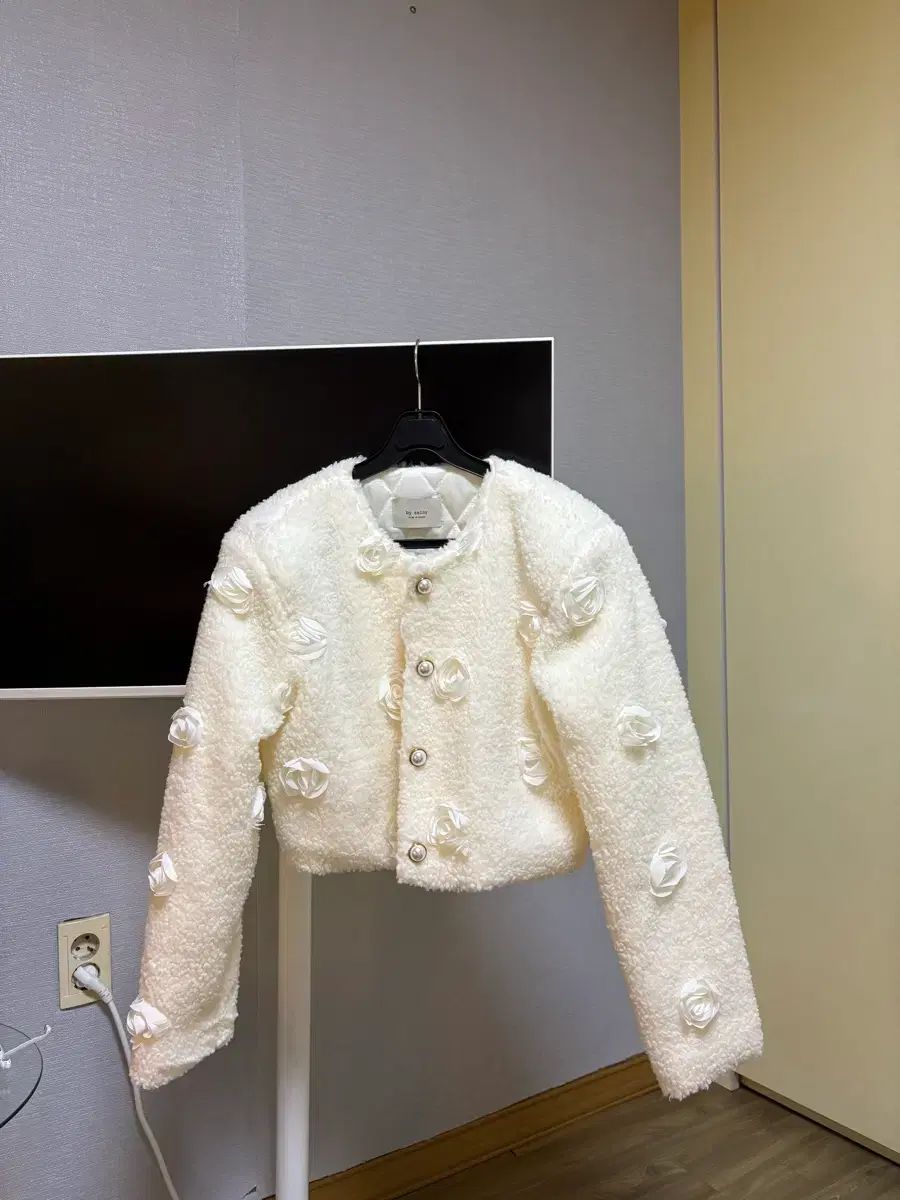 バイシーニ ローズファー ジャケット